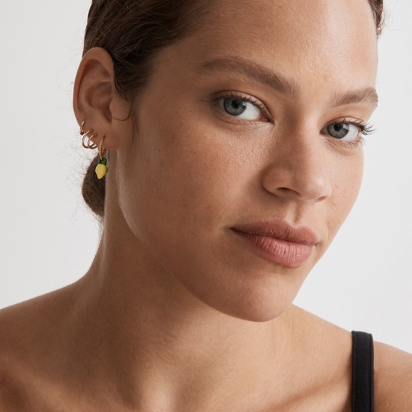 New MADEWELL Enamel Lemon Twisted Huggie Hoop Earrings - Picture 2 of 3